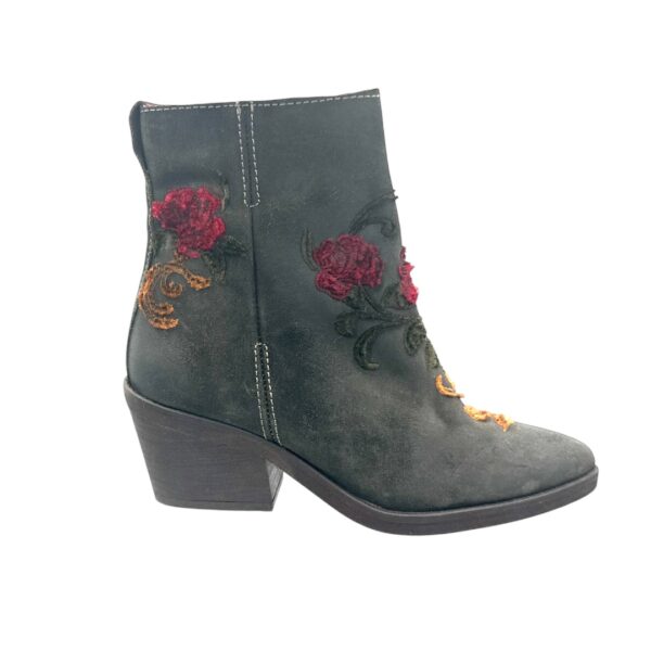 Mala Vita Booties (US 6)