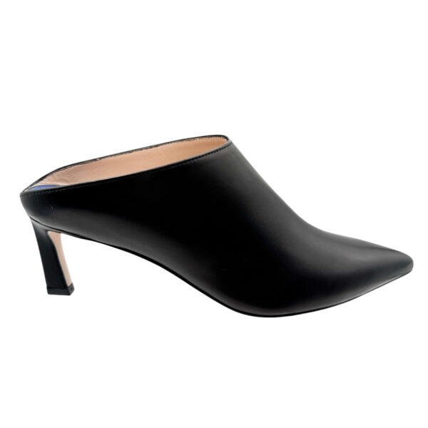 Stuart Weitzman Mules (US 7)