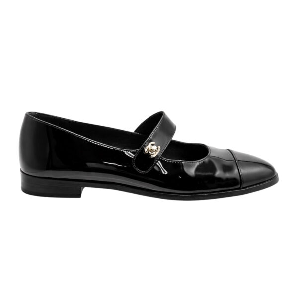Chanel Flats (US 8.5)