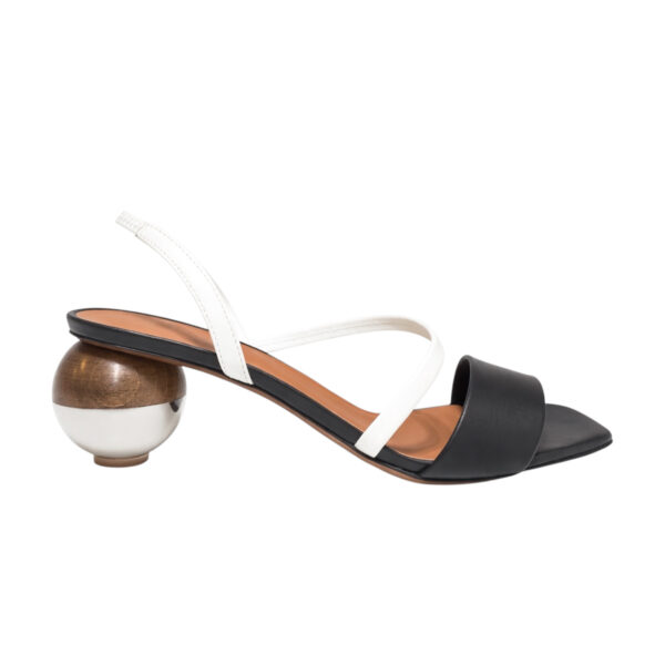 Neous Sandals (US 7)