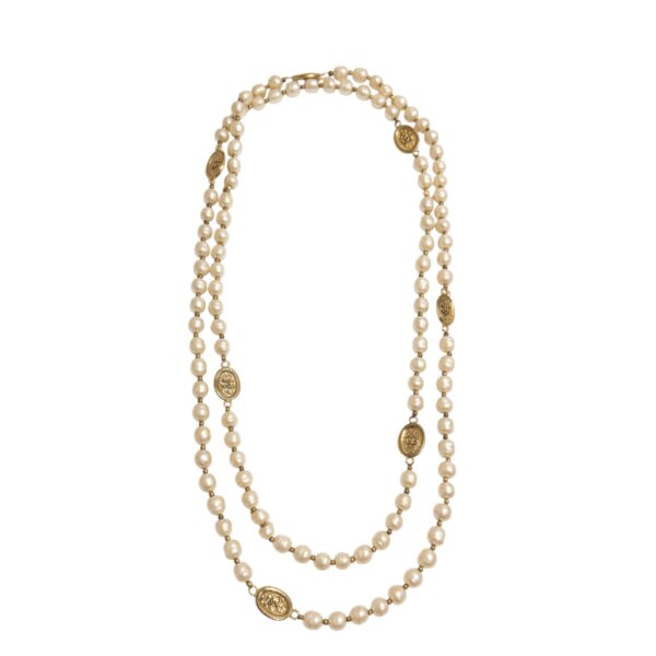 Chanel Vintage Pearl Necklace