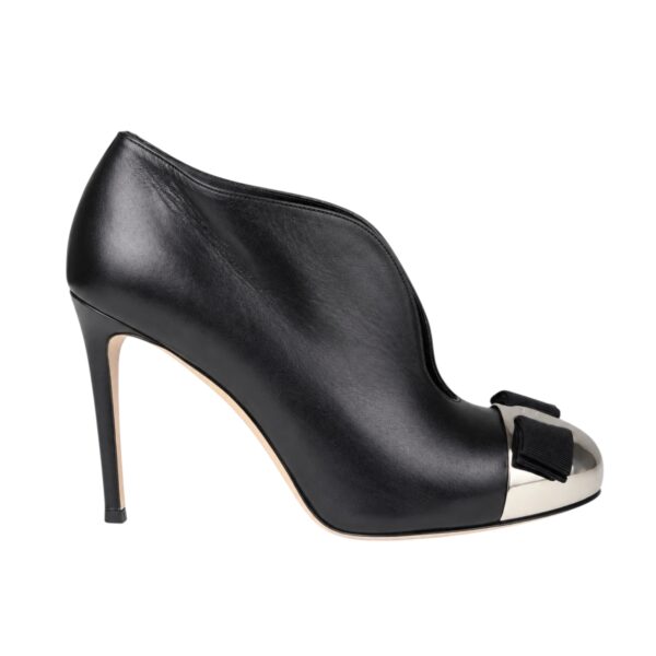 Salvatore Ferragamo Booties (US 7)