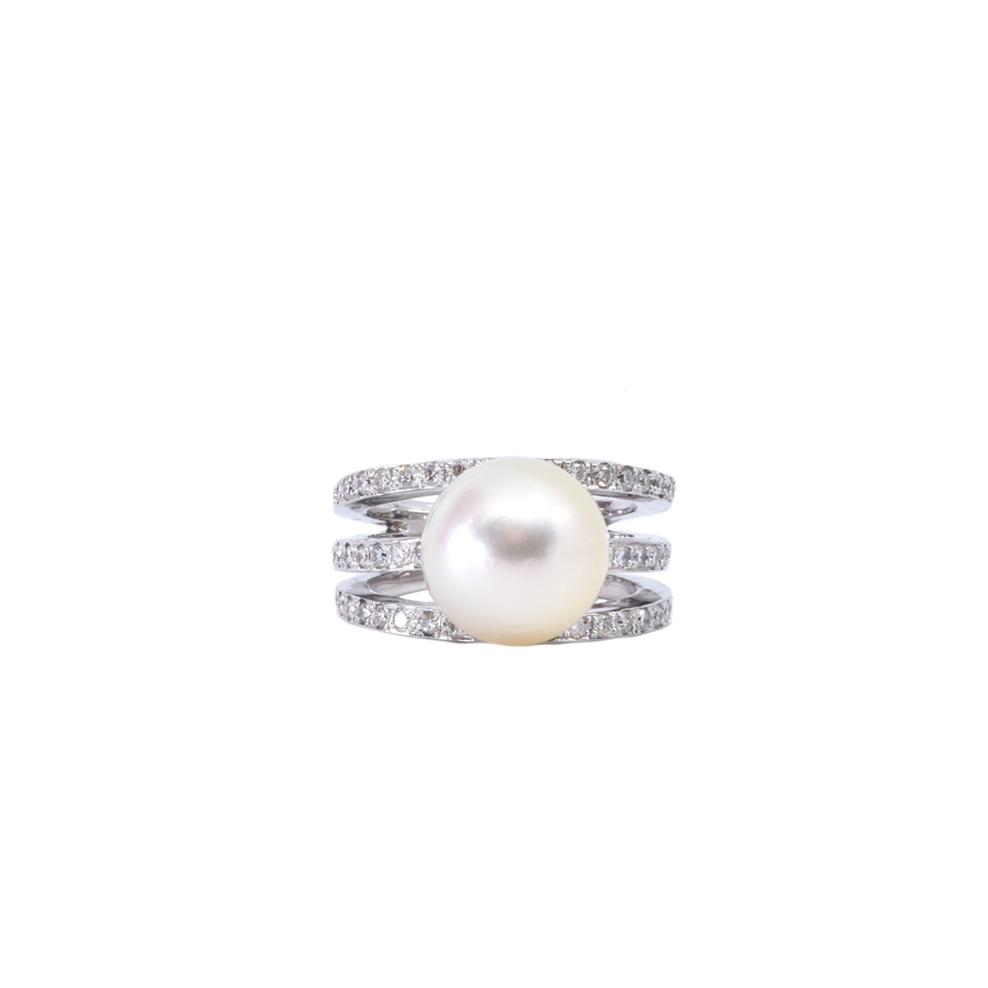 unsigned-18k-white-gold-three-row-diamond-pearl-ring-1