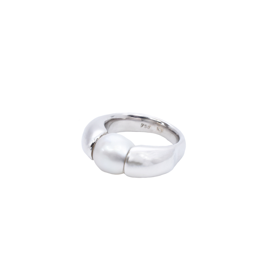 yvel-black-pearl-18k-white-gold-ring-2