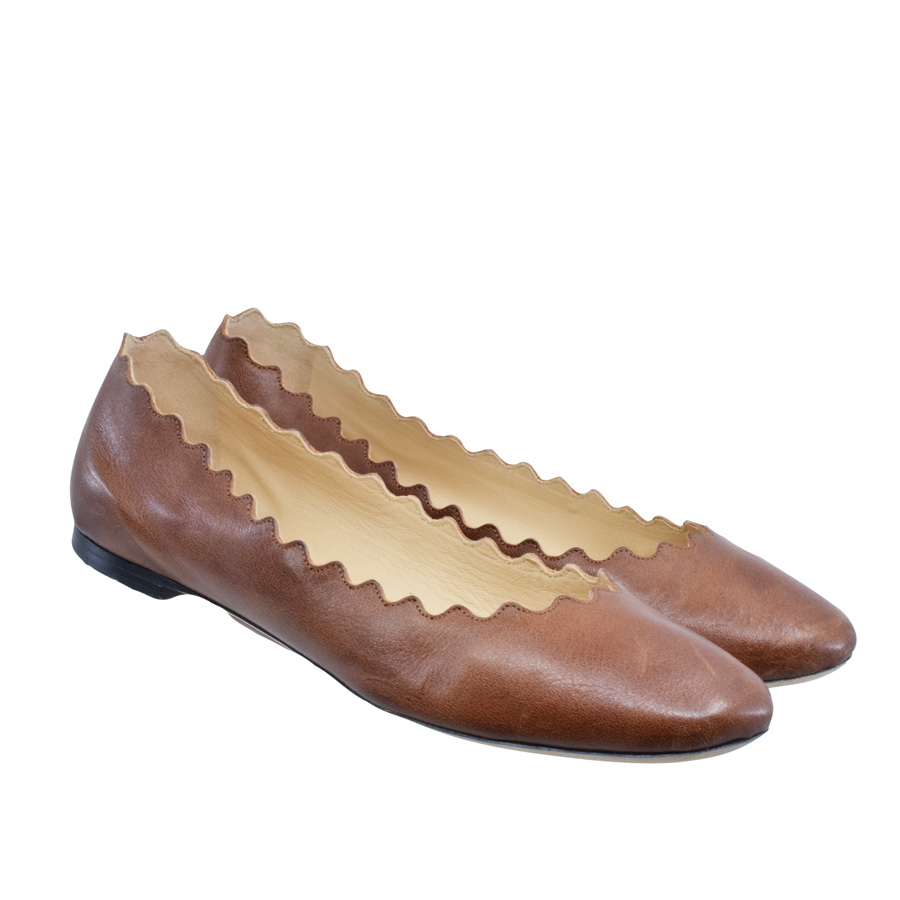 chloe-brown-scalloped-leather-flats