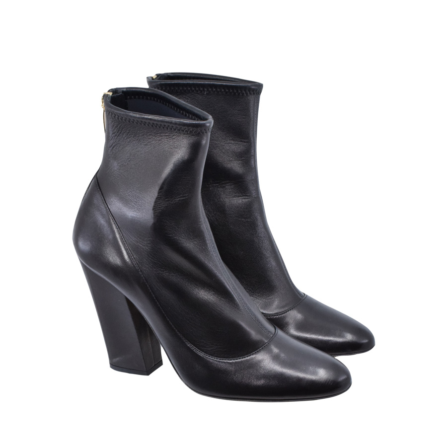sergiorossi-black-chunk-heel-booties
