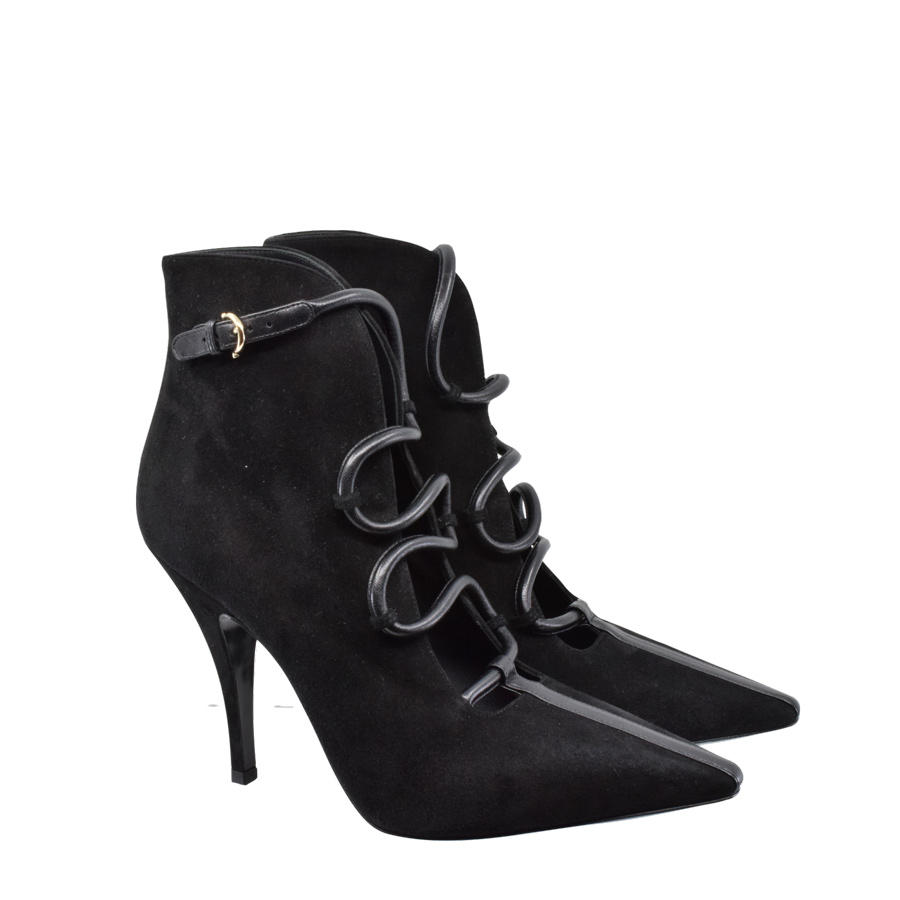 salvatoreferragamo-black-suede-leather-zigzag-heel-booties