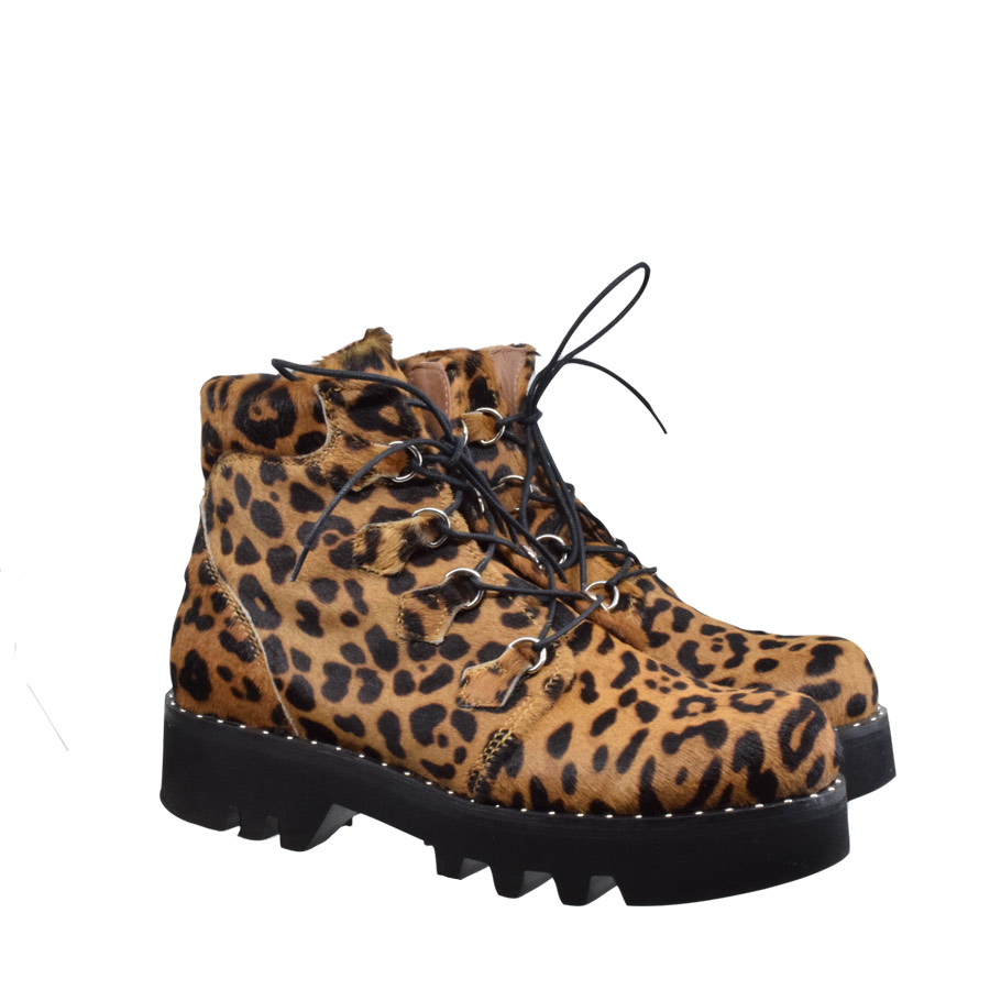 tabithasimmons-pony-leopard-boots