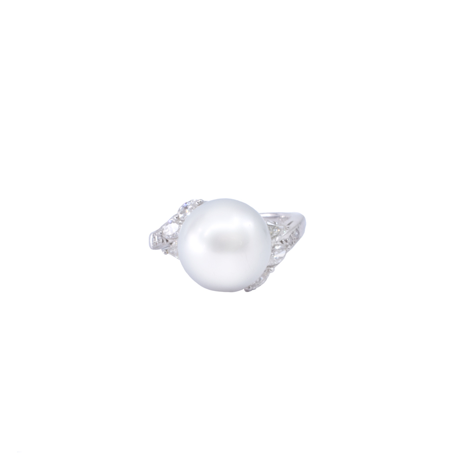 unsigned-18k-white-gold-diamond-pearl-ring-1