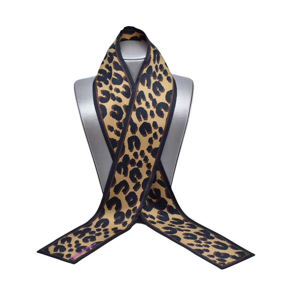 louisvuitton-leopard-twilly-silk-scarf-1