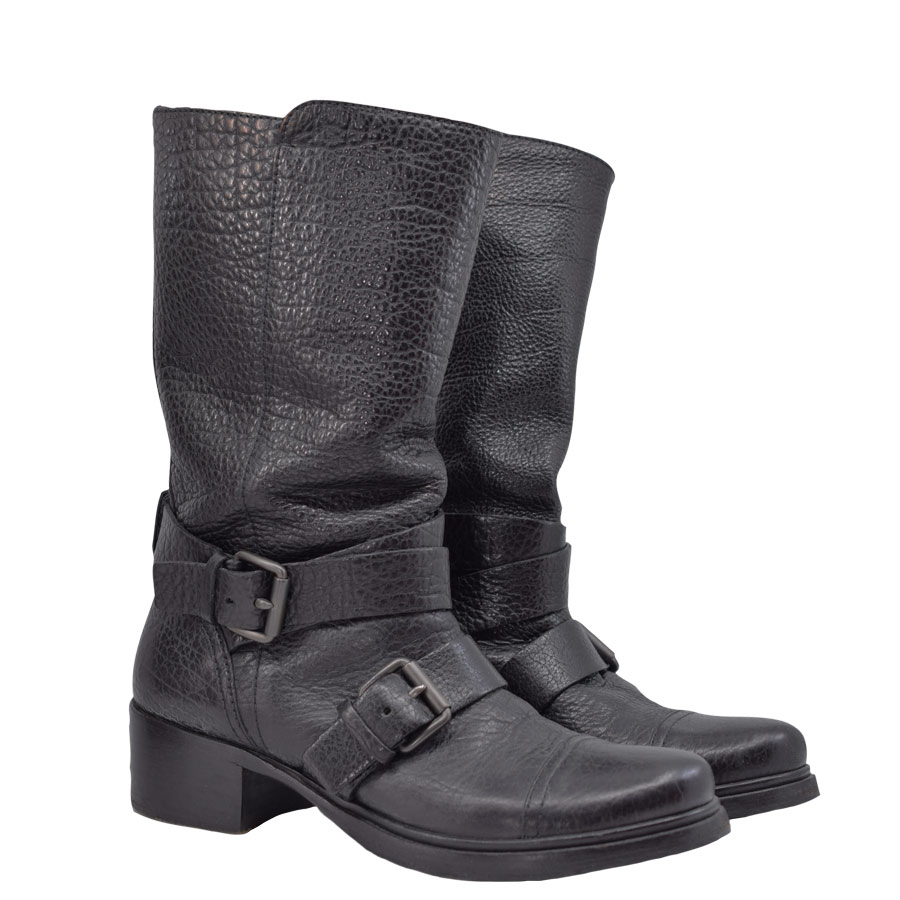miumiu-black-leather-buckle-slouchy-boots