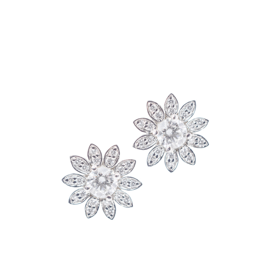 tiffany-platinum-flower-diamond-stud-earrings-1
