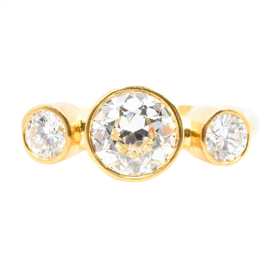 unsigned-18k-yellow-gold-three-stone-ring