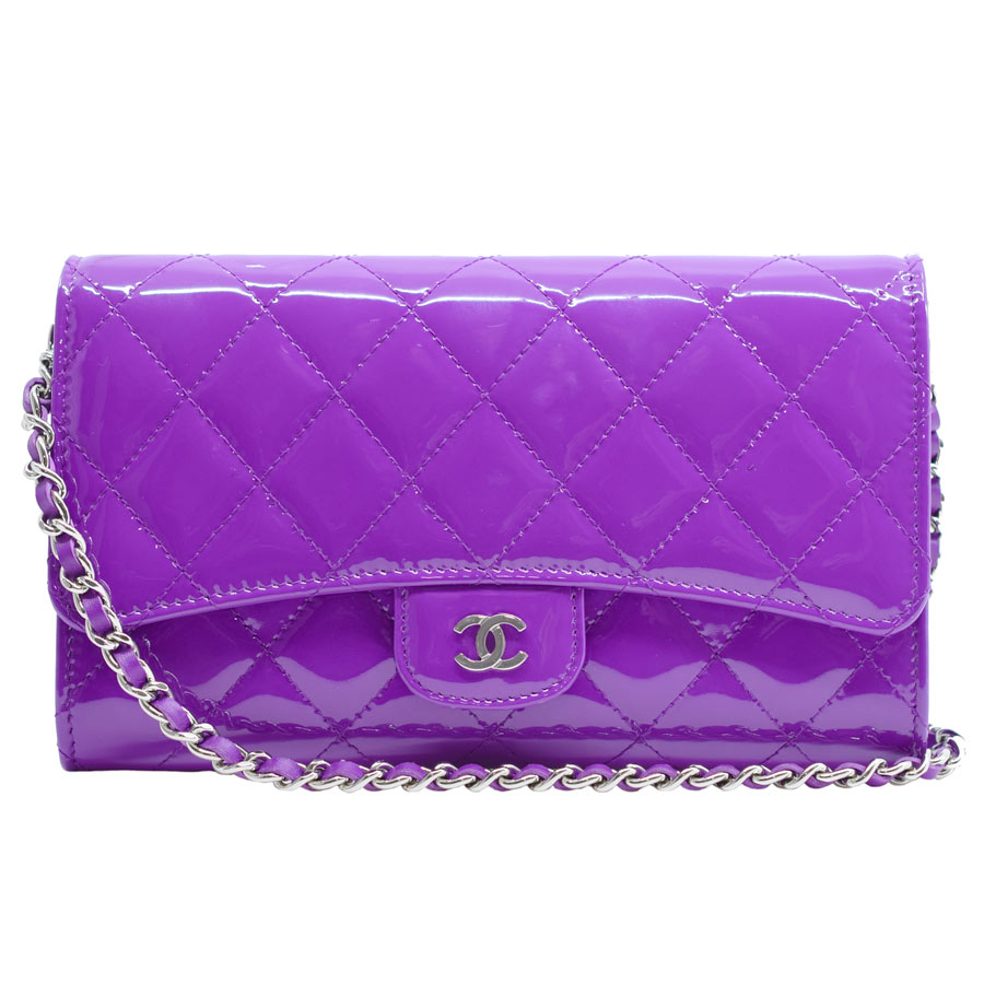 chanel-purple-patent-leather-chain-clutch-1