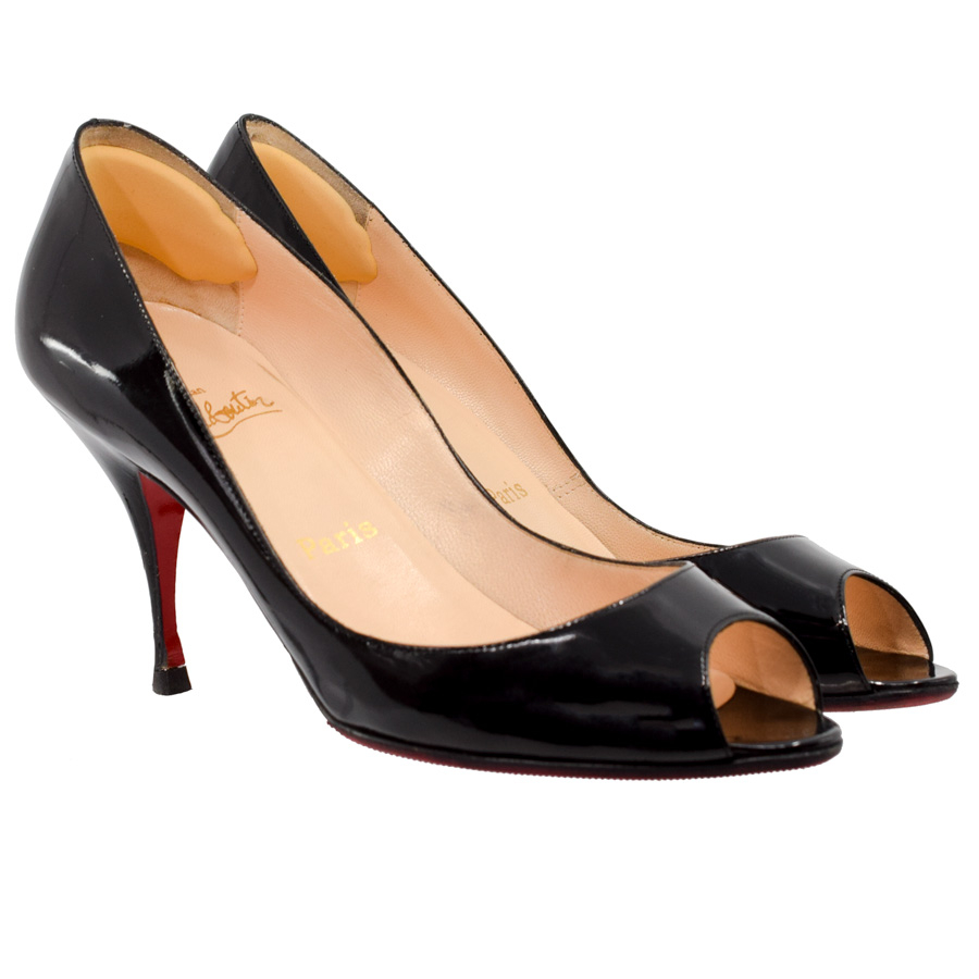 christianlouboutin-black-patent-leather-peeptoe-heels