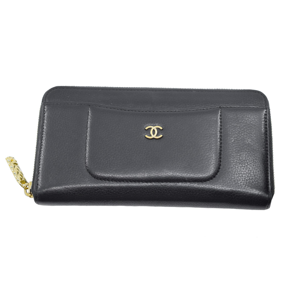 chanel-black-leather-zippy-wallet