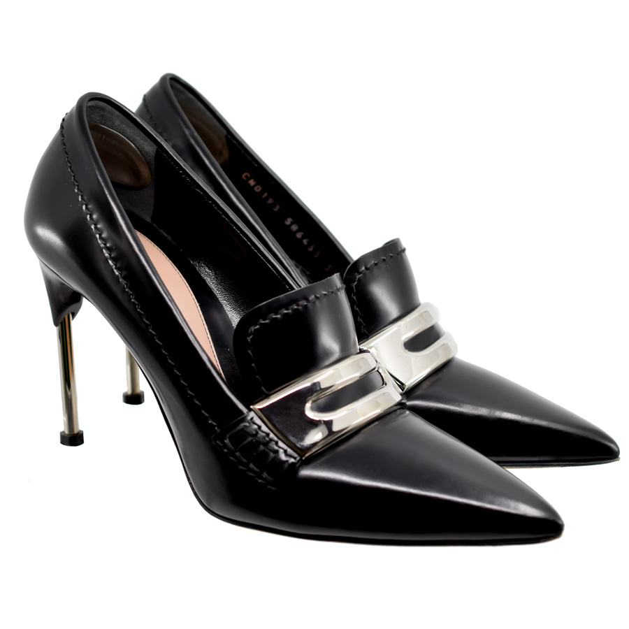 alexandermcqueen-silver-heel-black-leather-heels