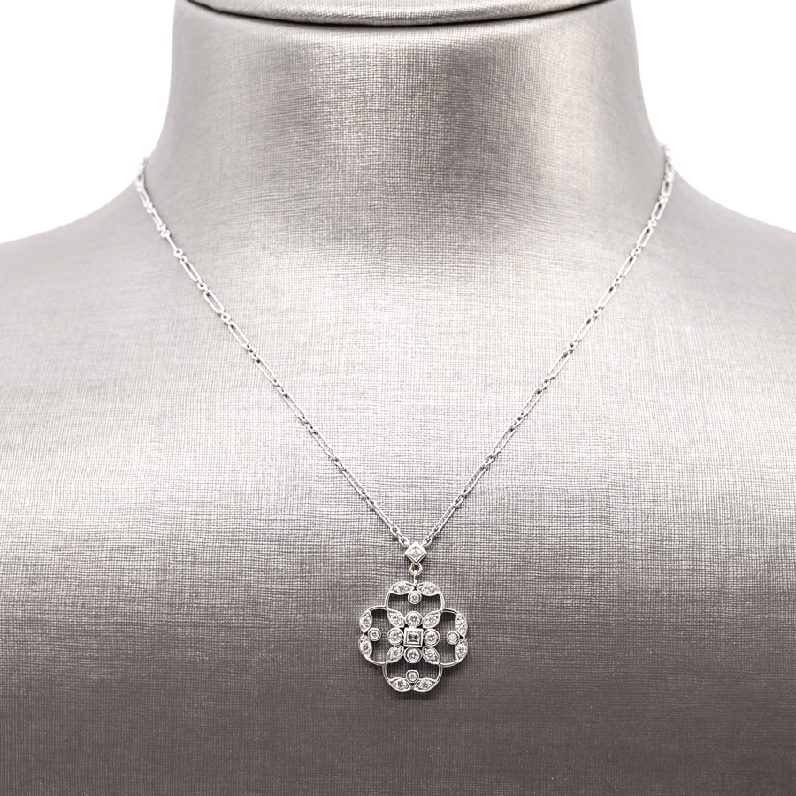 unsigned-18k-white-gold-diamond-flower-pendant-paperclip-chain-necklace-1
