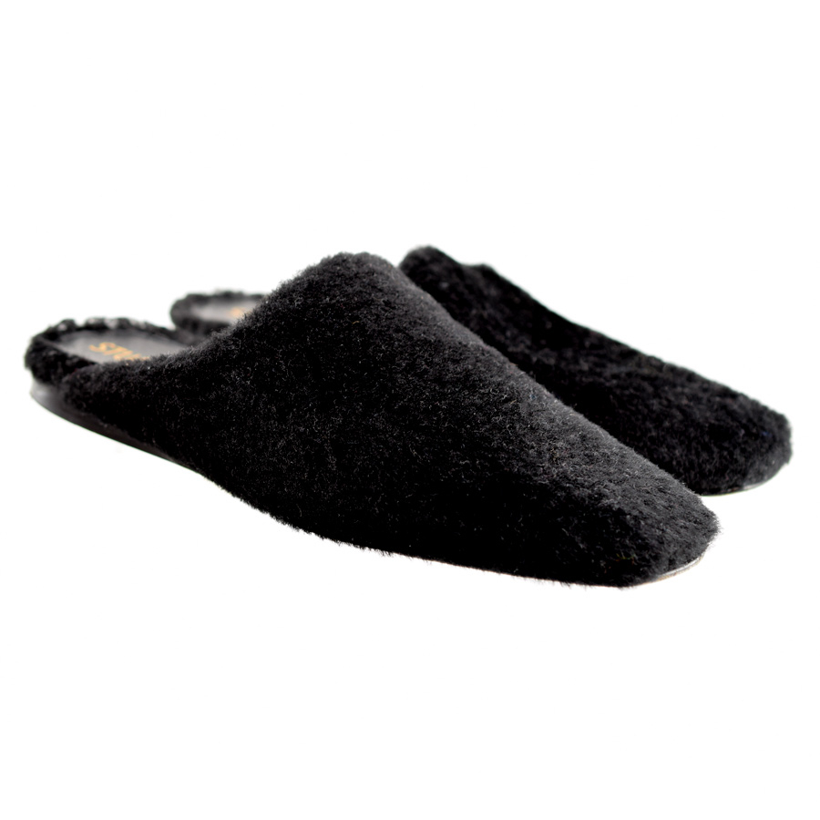 stuartweitzman-fuzzy-slippers
