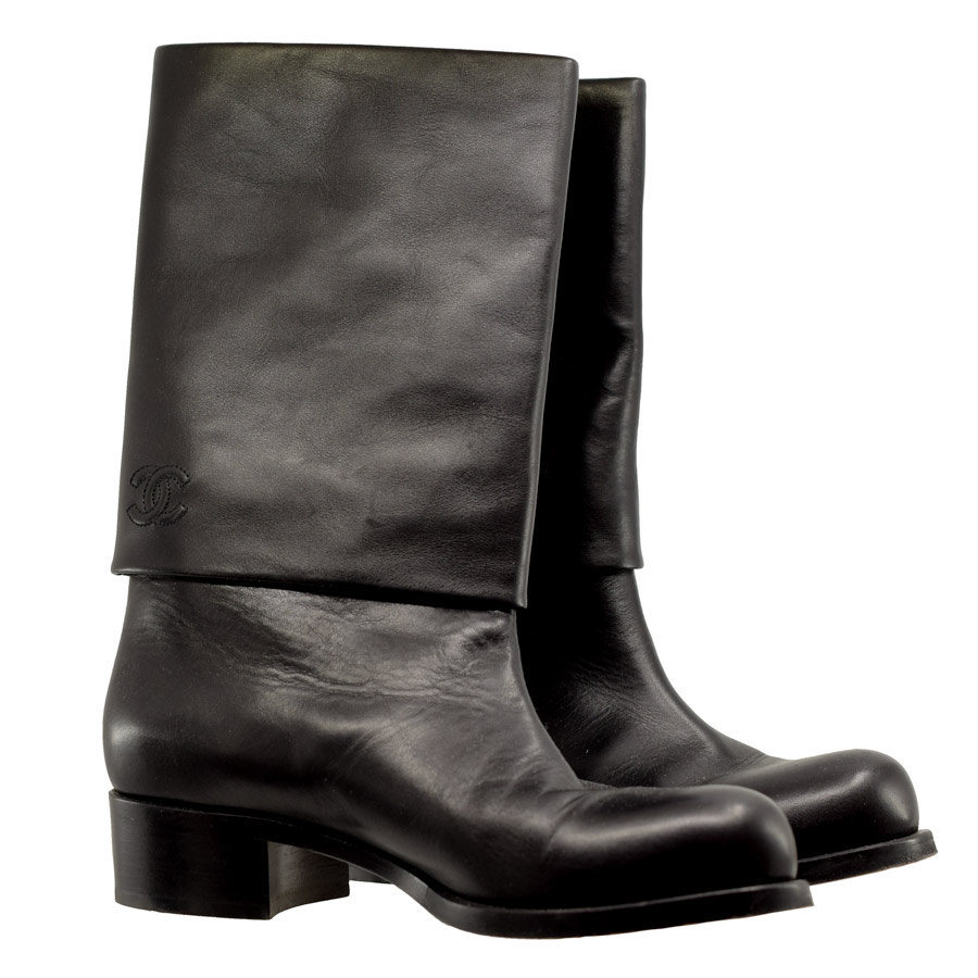chanel-black-leather-foldover-boots