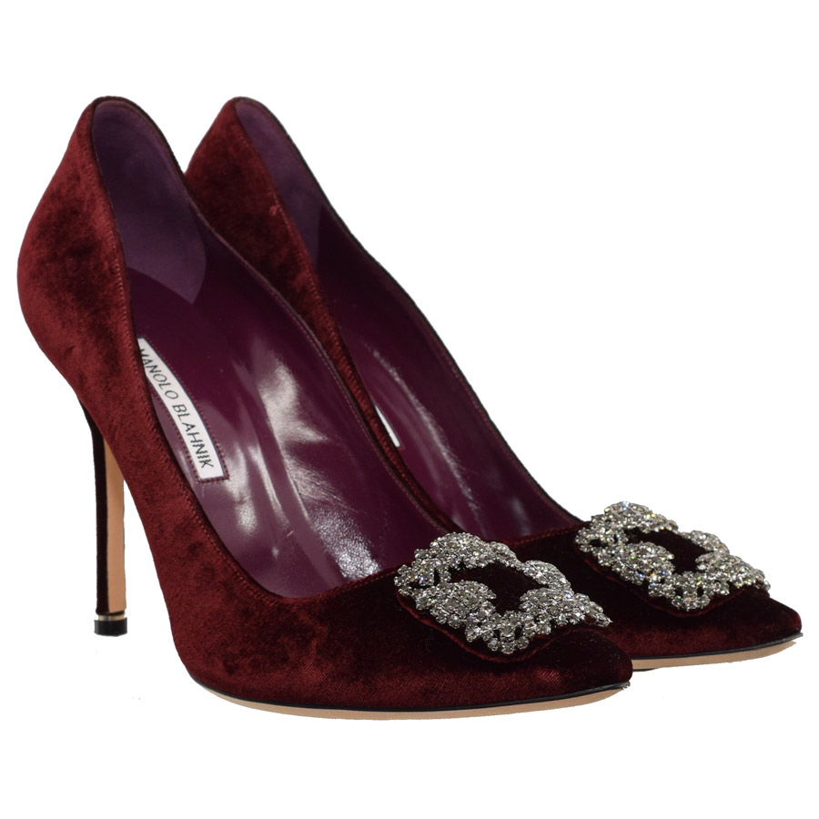 manoloblahnik-red-velvet-jeweled-buckle-heel