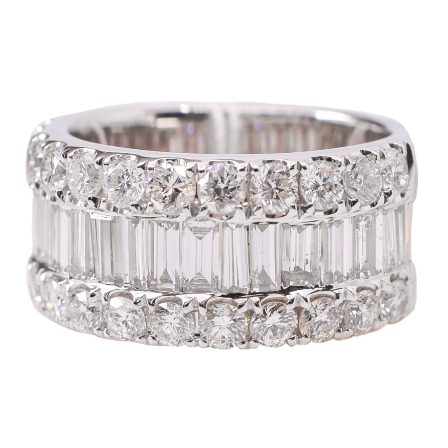 cassia-18k-white-gold-emerald-cut-round-sides-diamond-ring-1