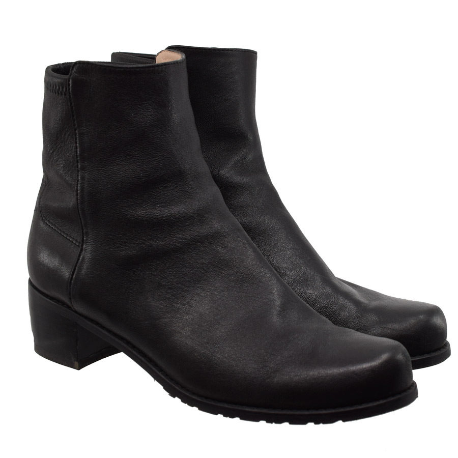 stuartweitzman-black-leather-booties