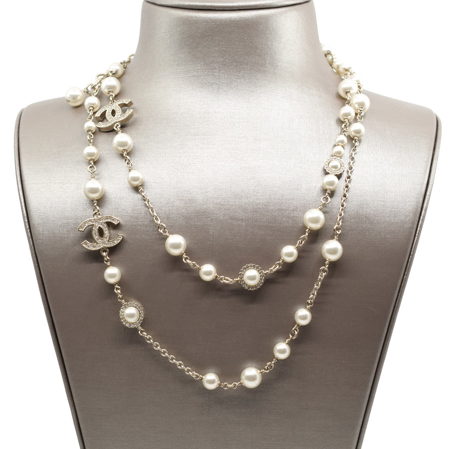 chanel-pearl-cc-jeweled-necklace-1
