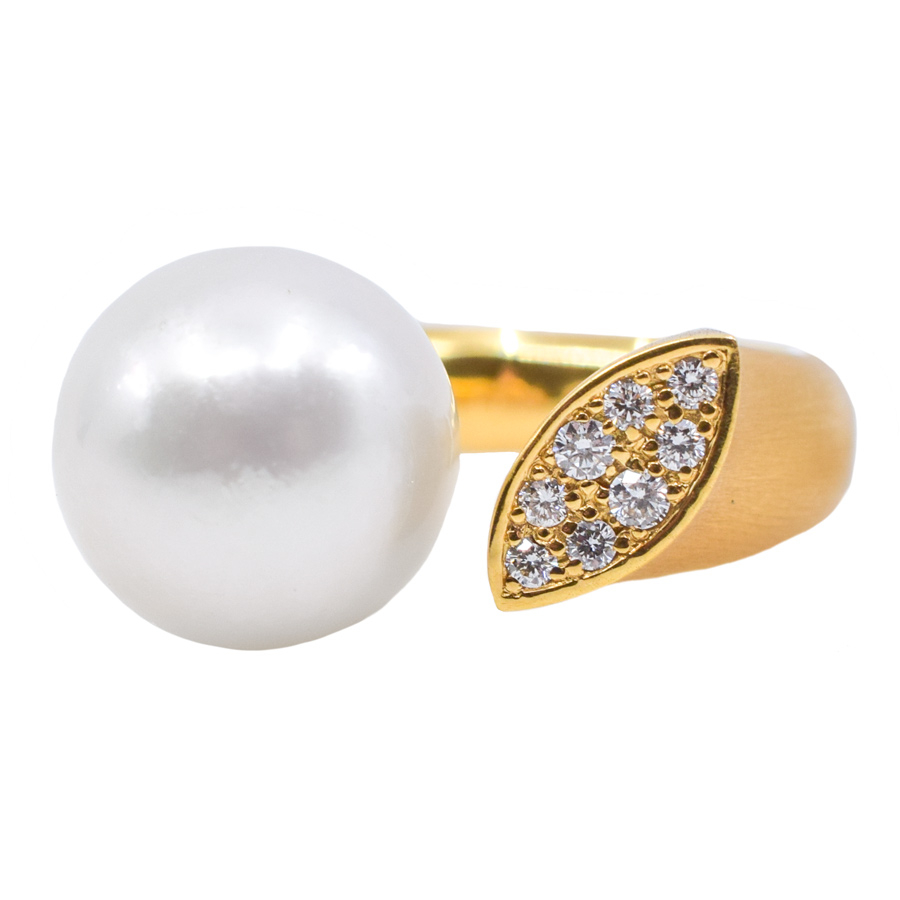 gellner-pearl-diamond-almond-18k-yellow-gold-wrap-ring-1
