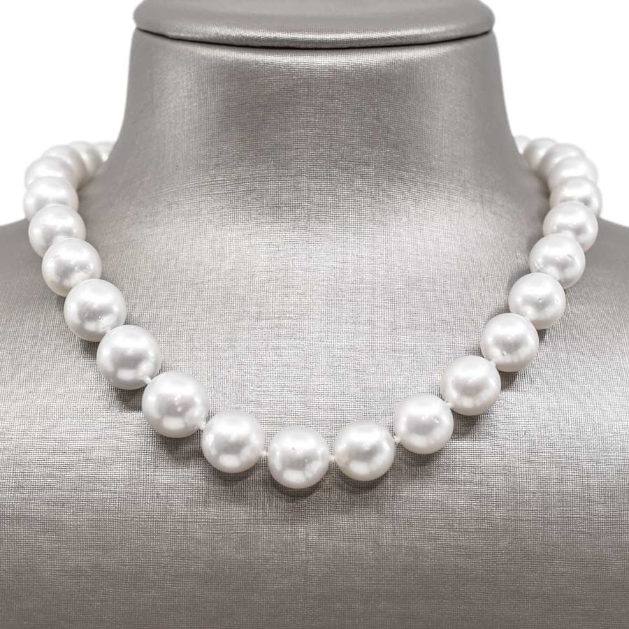 unsigned-white-larger-pearl-necklace-1