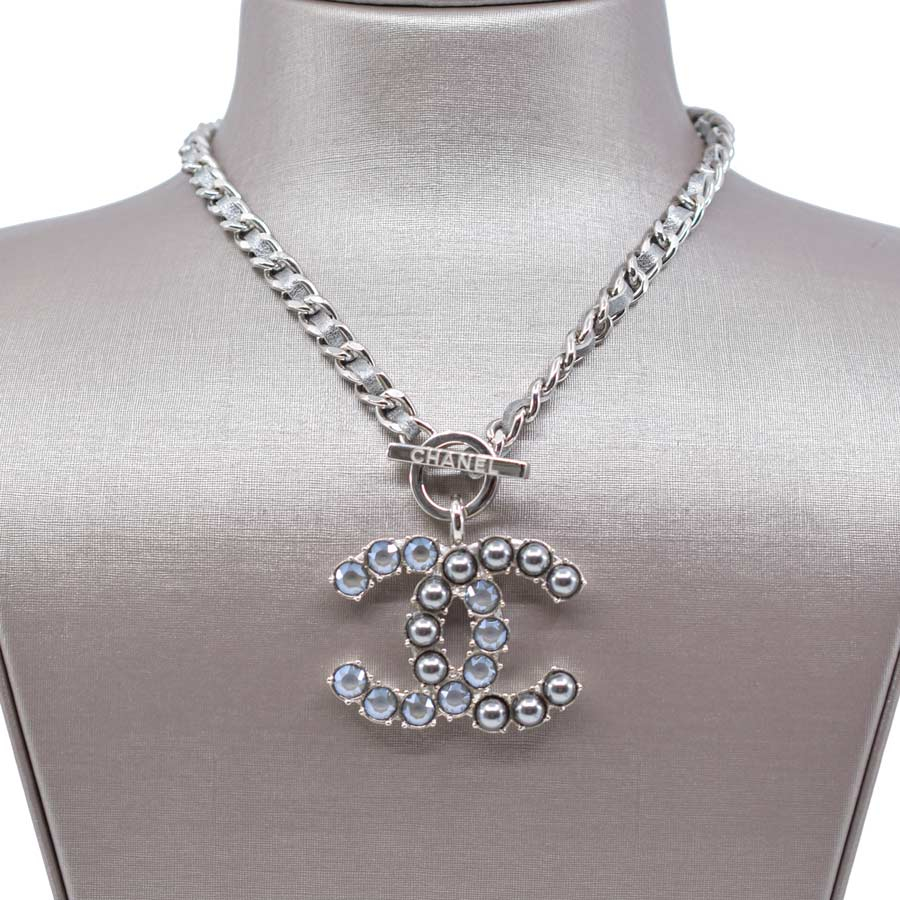 chanel-cc-chain-leather-crystal-pearl-necklace-1