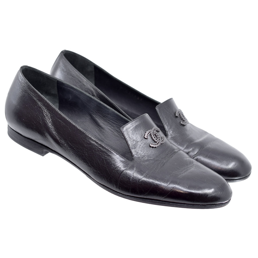 chanel-cc-leather-flat-loafers