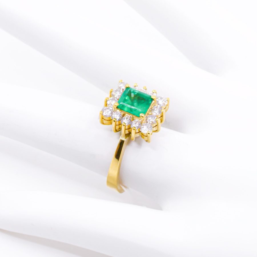 unsigned-18k-yellow-gold-diamond-halo-rectangle-emerald-ring-2