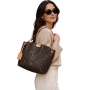 louisvuitton-graceful-pm-logo